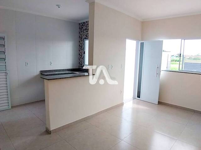 #65 - Casa para Venda em Pindamonhangaba - SP