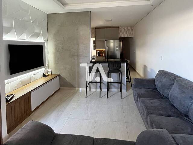 #98 - Casa para Venda em Pindamonhangaba - SP