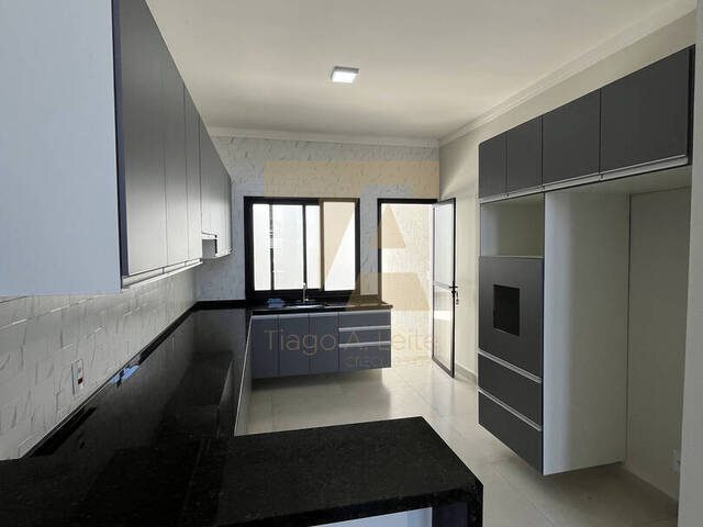 #93 - Casa para Venda em Pindamonhangaba - SP - 3