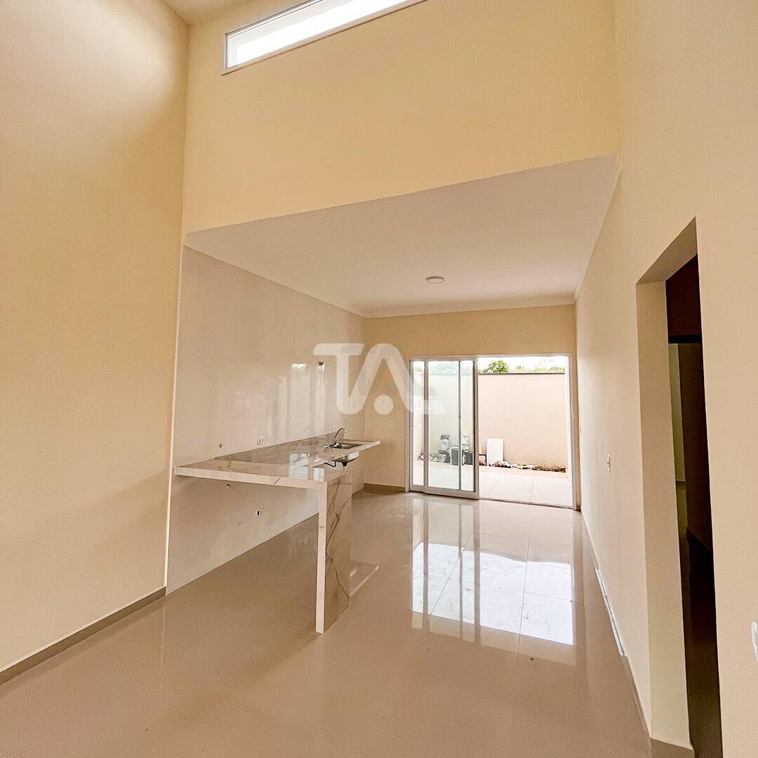 Casa à venda com 3 quartos, 89m² - Foto 1