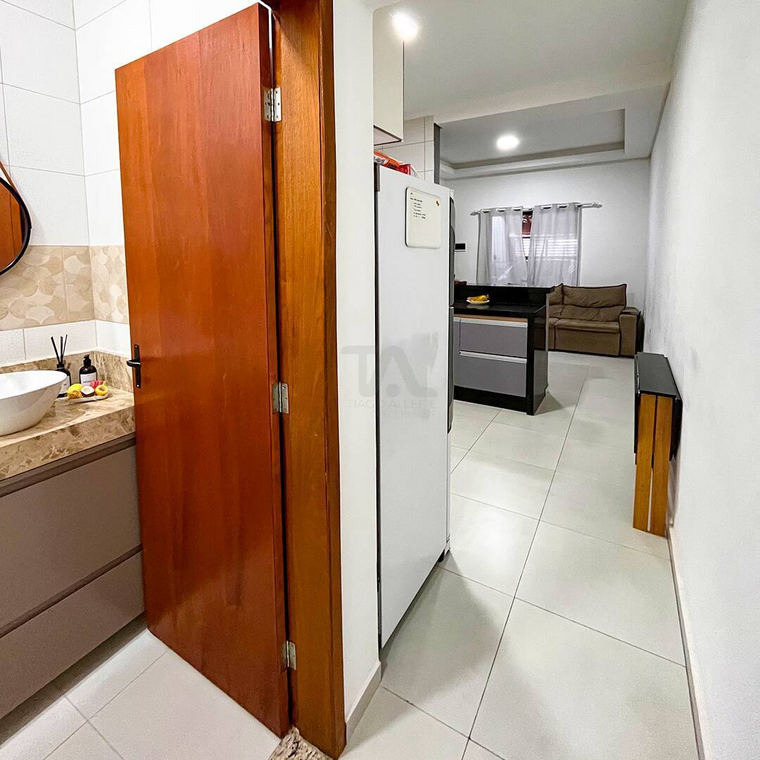 Casa à venda com 2 quartos, 69m² - Foto 7