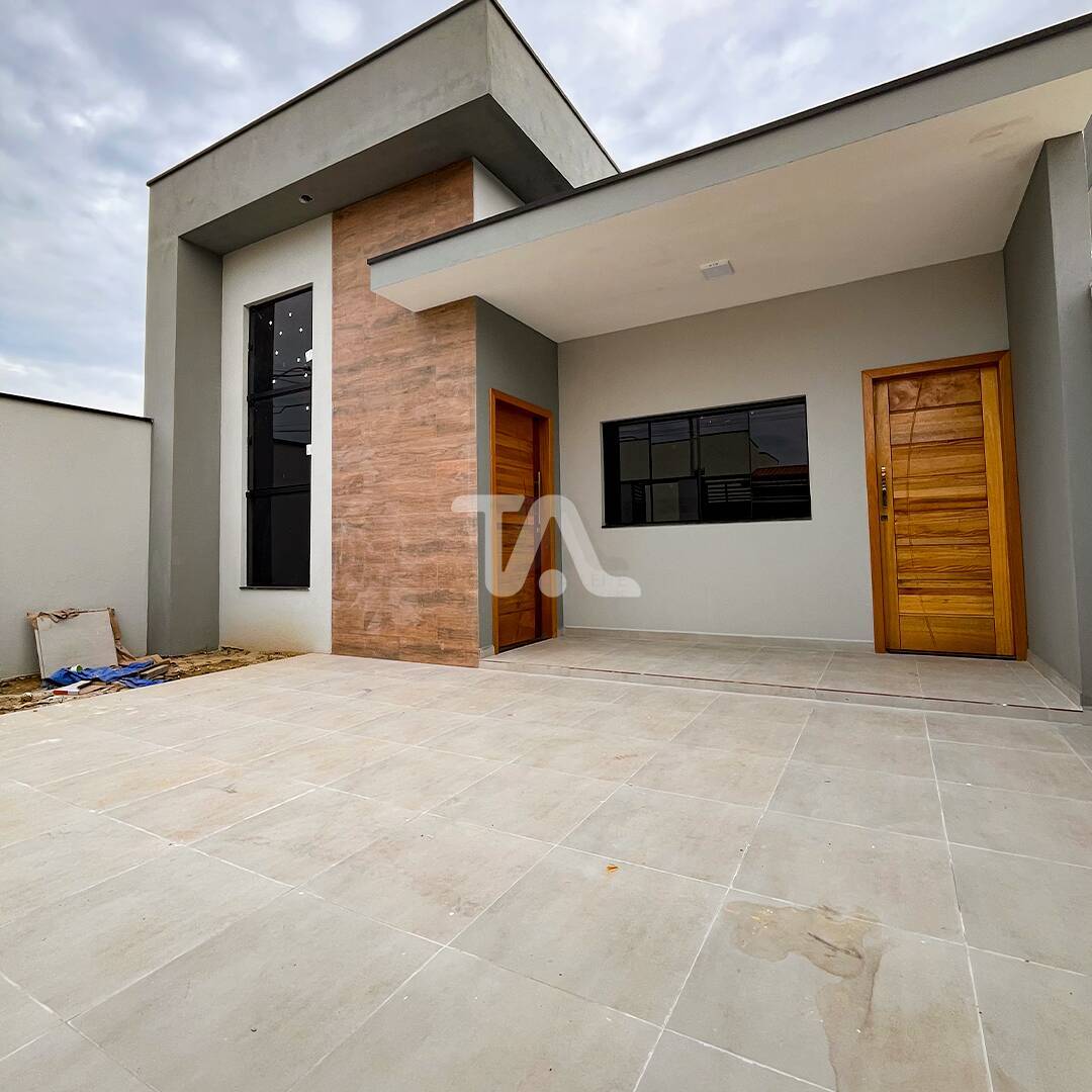 Casa à venda com 3 quartos, 100m² - Foto 1
