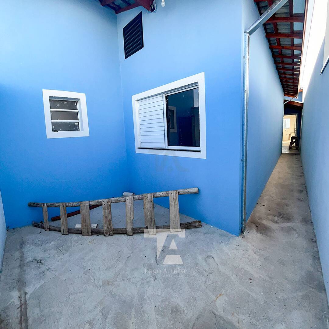 Casa à venda com 2 quartos, 68m² - Foto 5