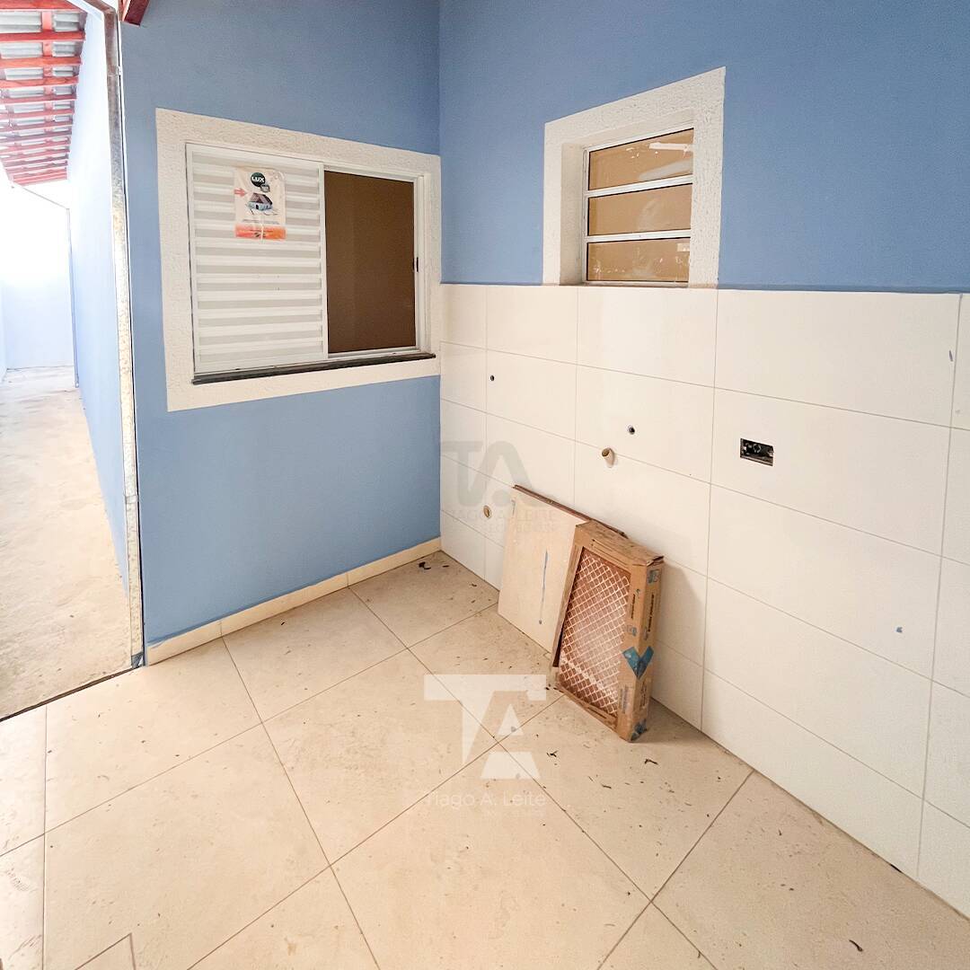 Casa à venda com 2 quartos, 68m² - Foto 4