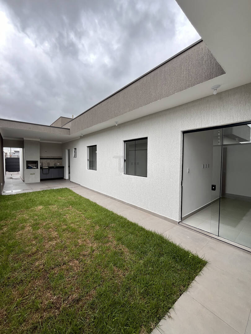 Casa à venda com 3 quartos, 103m² - Foto 1