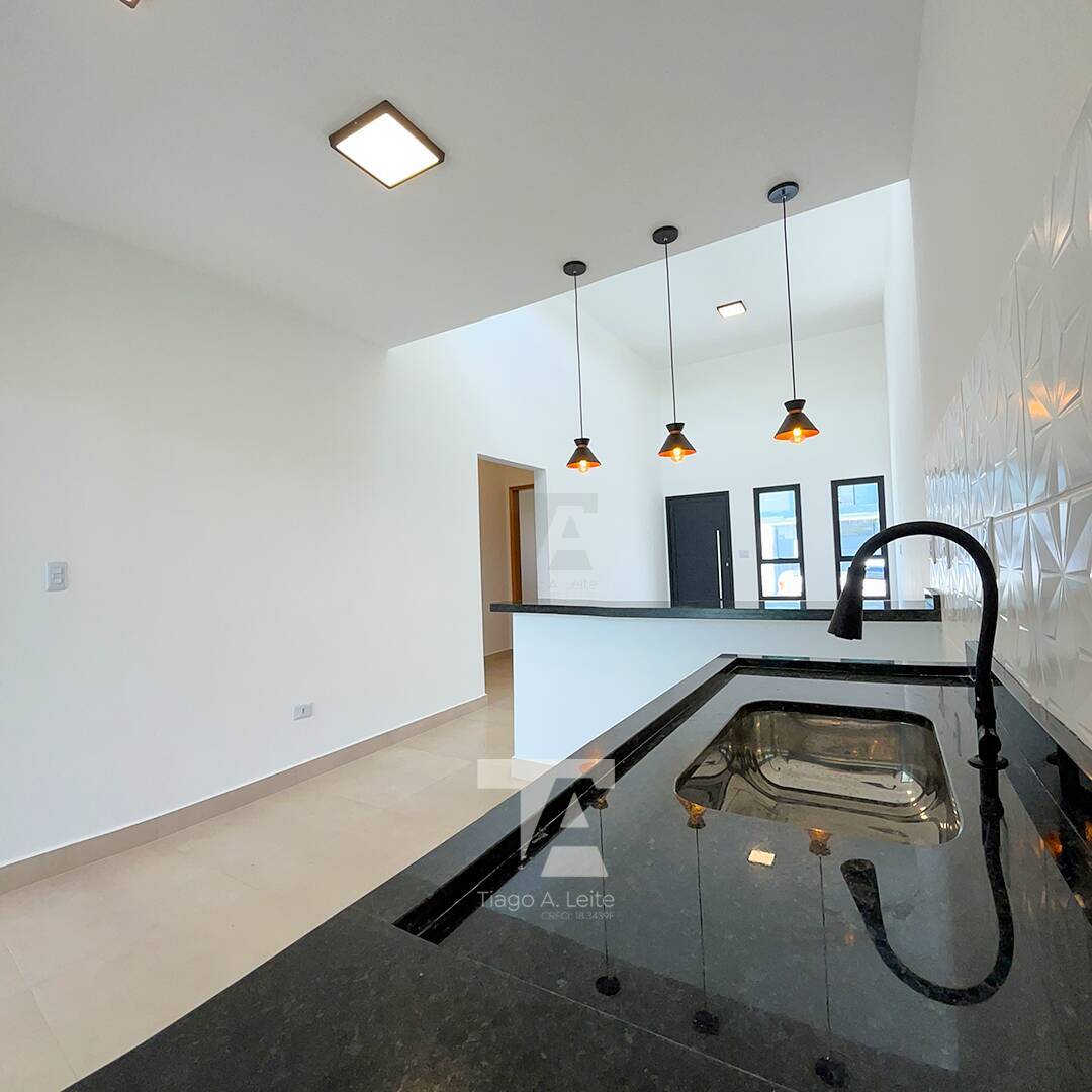 Casa à venda com 3 quartos, 86m² - Foto 4