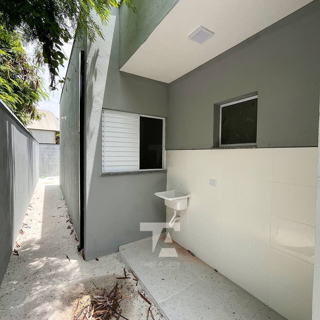 Casa à venda com 2 quartos, 65m² - Foto 9