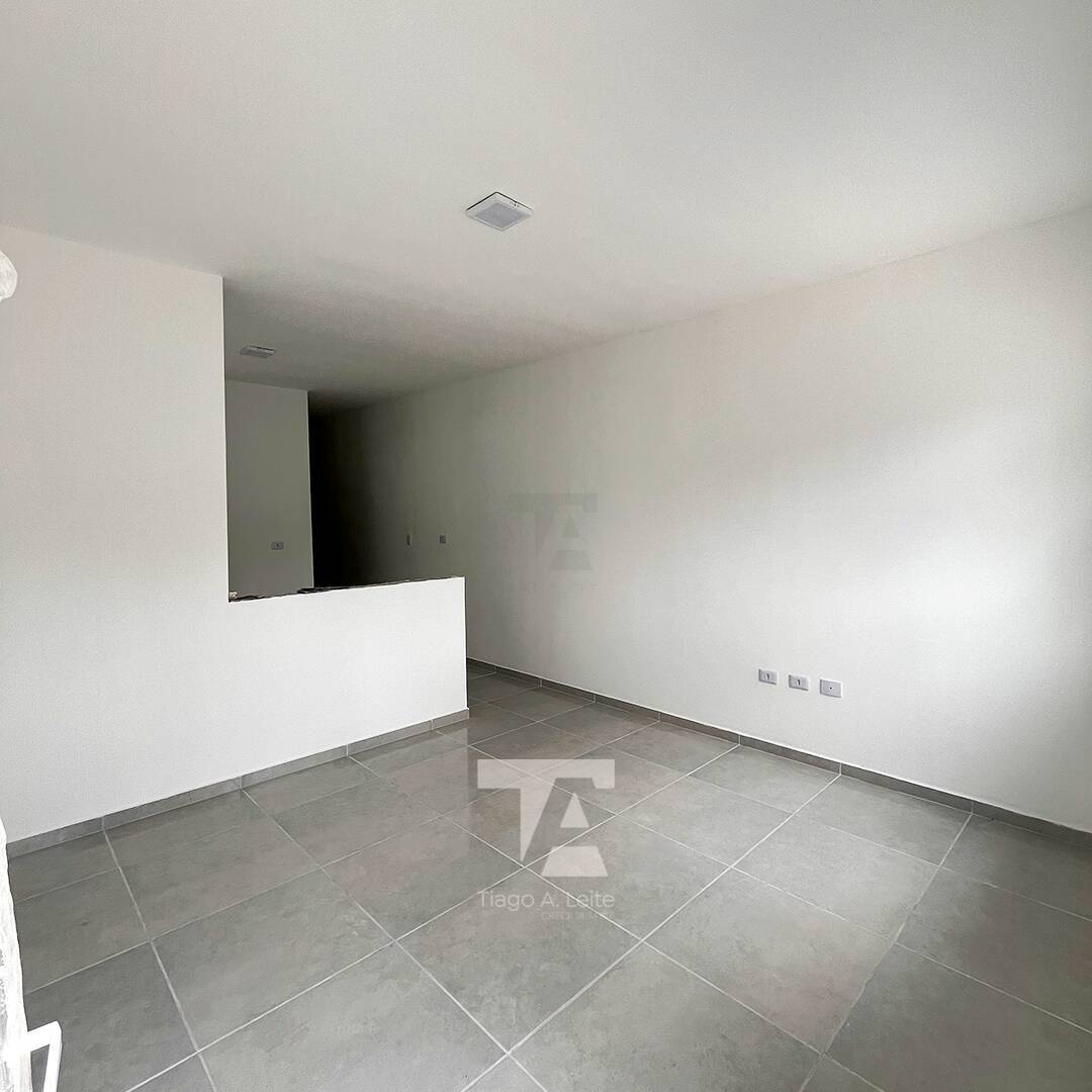Casa à venda com 2 quartos, 65m² - Foto 3