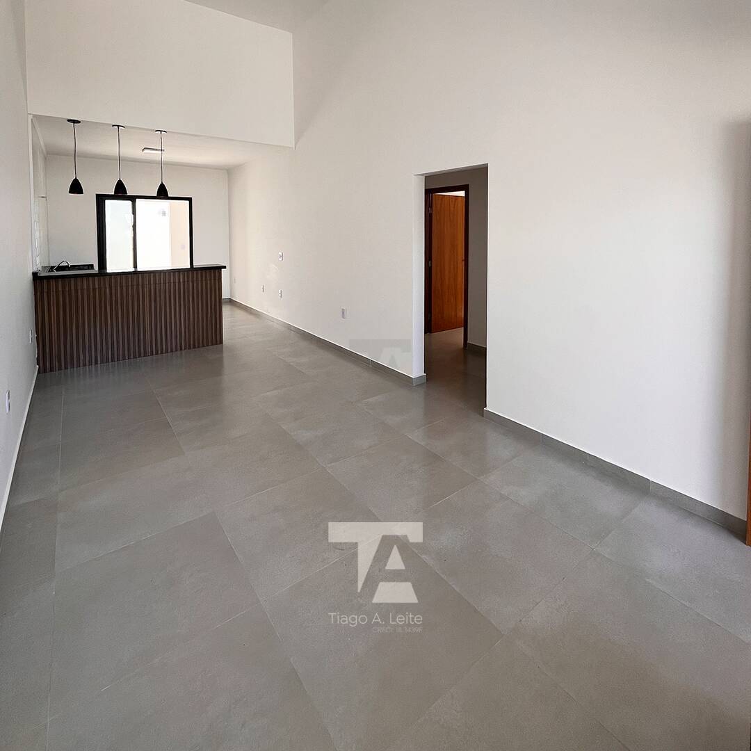Casa à venda com 3 quartos, 96m² - Foto 1