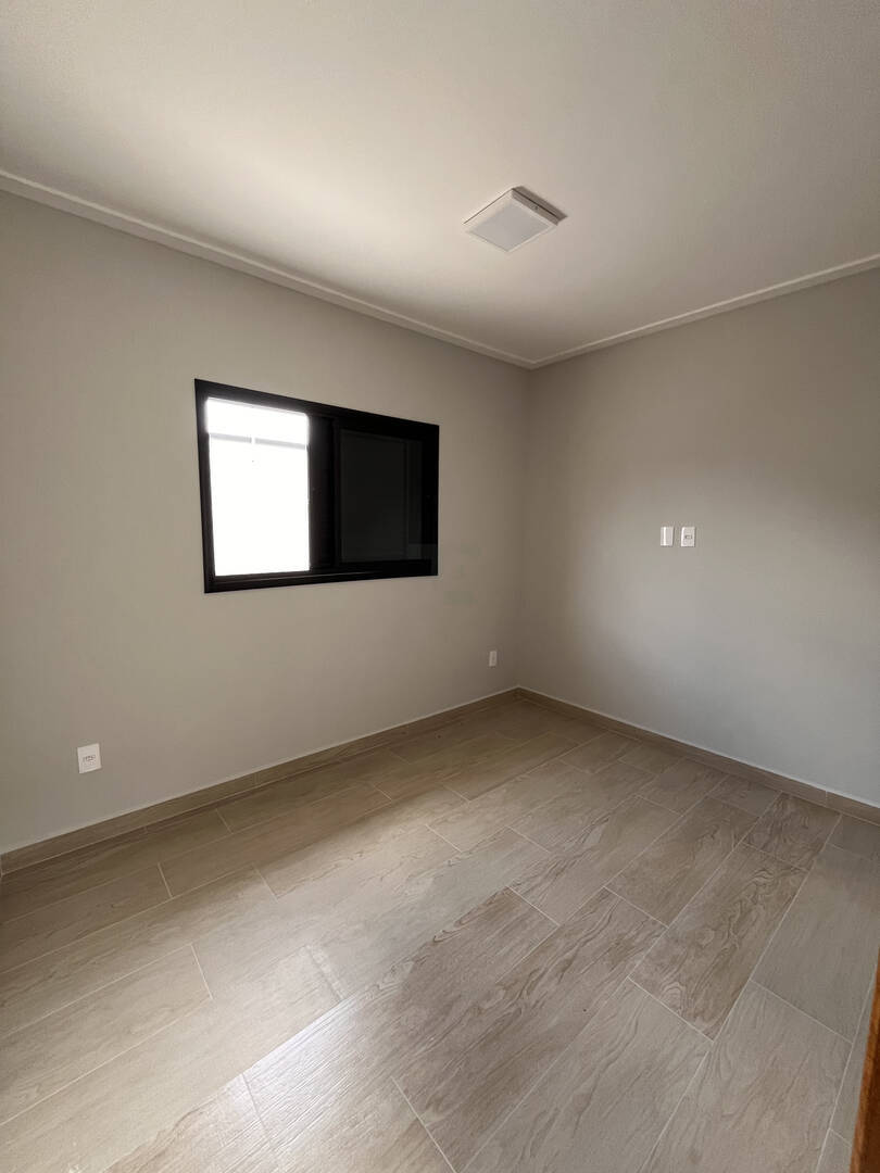 Casa à venda com 3 quartos, 104m² - Foto 5