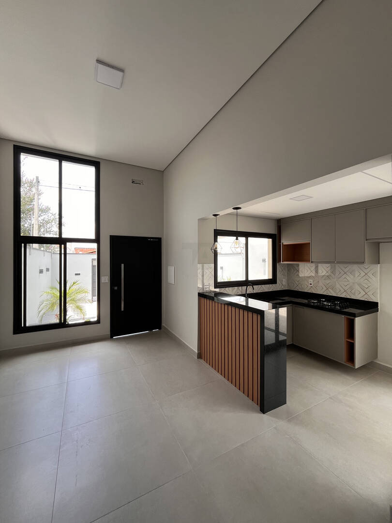 Casa à venda com 3 quartos, 104m² - Foto 1