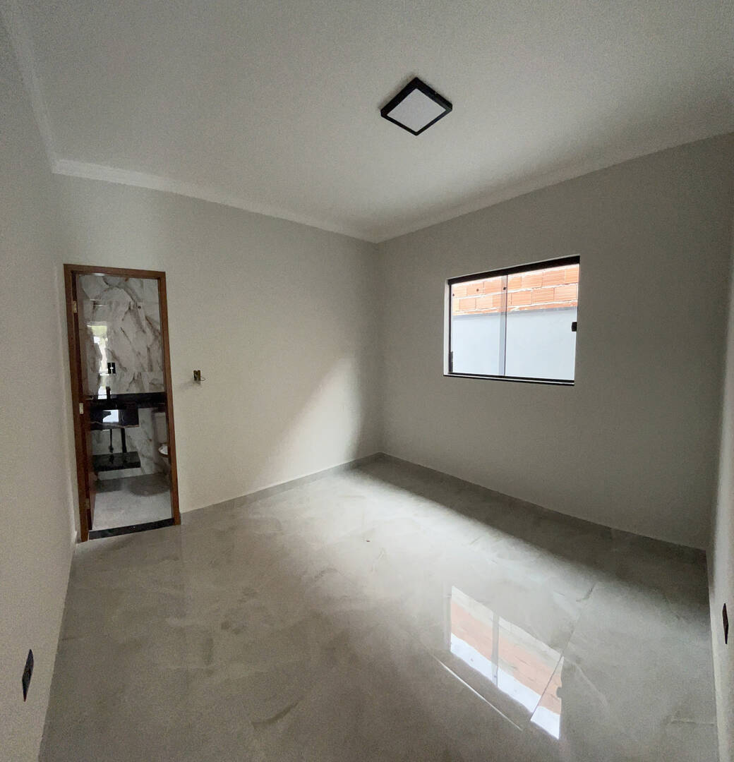 Casa à venda com 2 quartos, 63m² - Foto 5