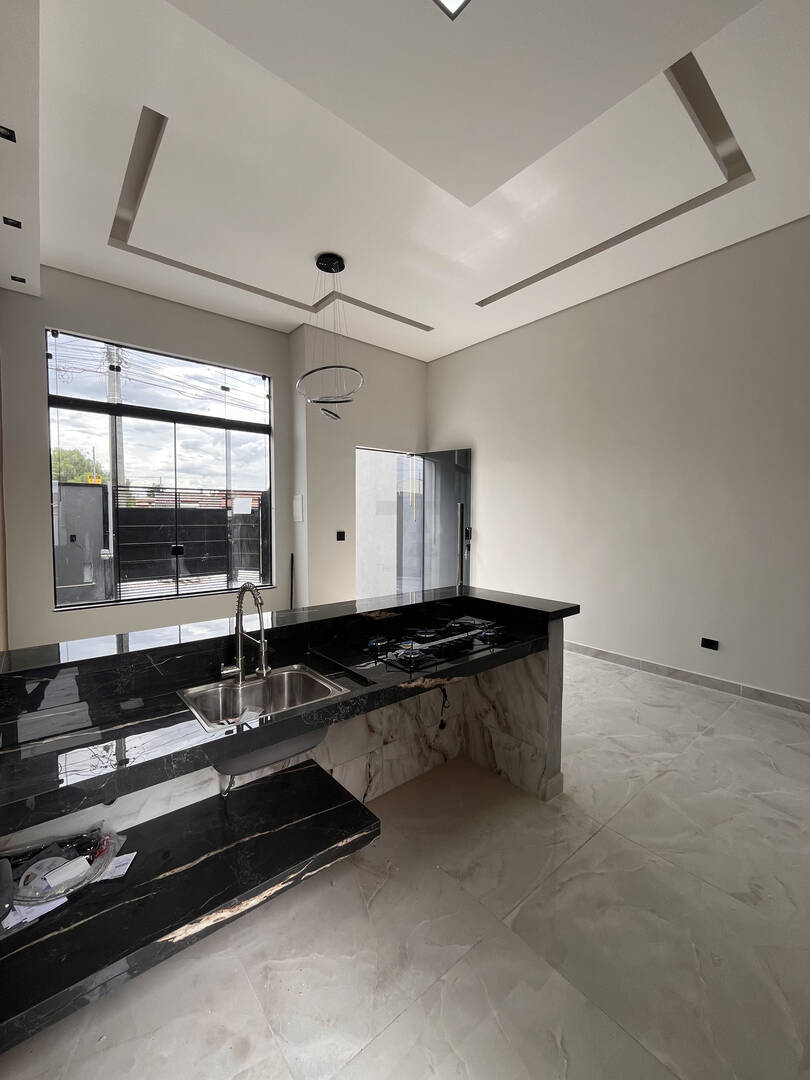 Casa à venda com 2 quartos, 63m² - Foto 2