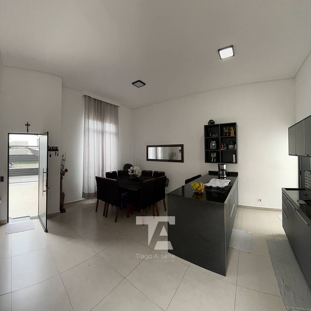 Casa à venda com 3 quartos, 96m² - Foto 2