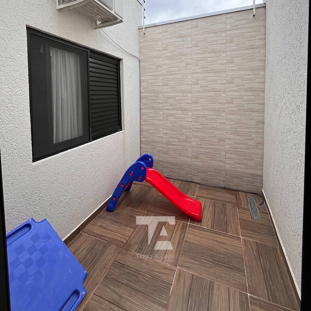 Casa à venda com 3 quartos, 96m² - Foto 5