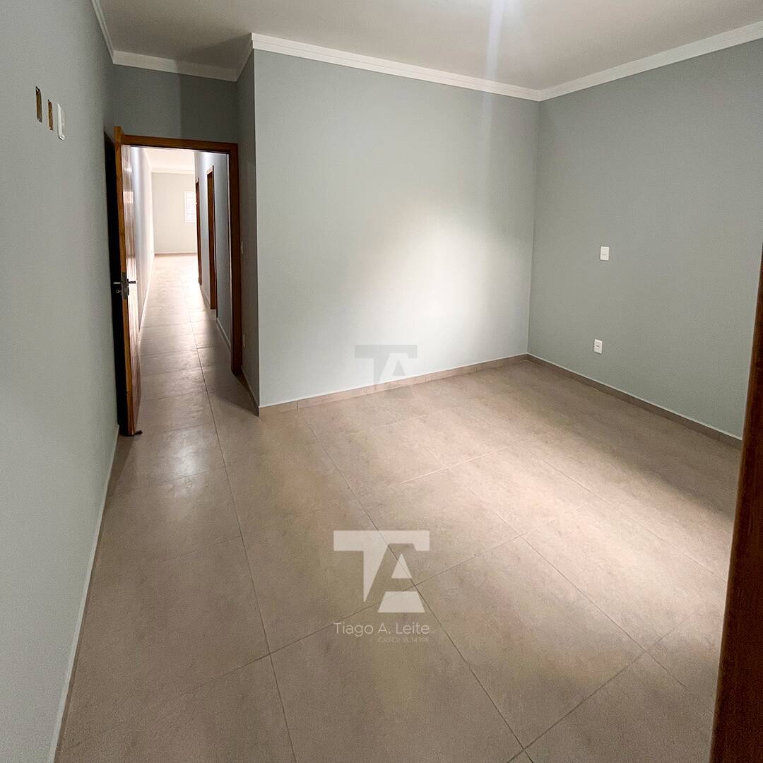 Casa à venda com 2 quartos, 69m² - Foto 4