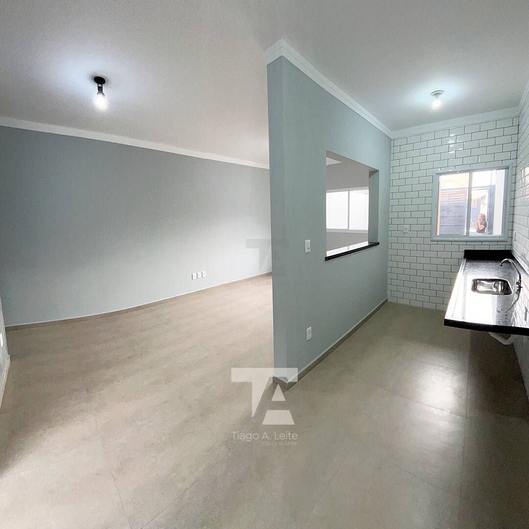 Casa à venda com 2 quartos, 69m² - Foto 3