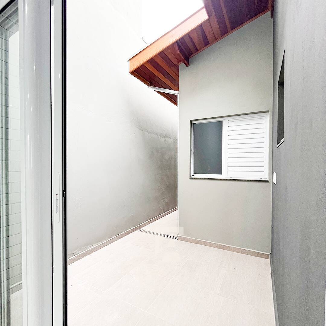 Casa à venda com 2 quartos, 69m² - Foto 9