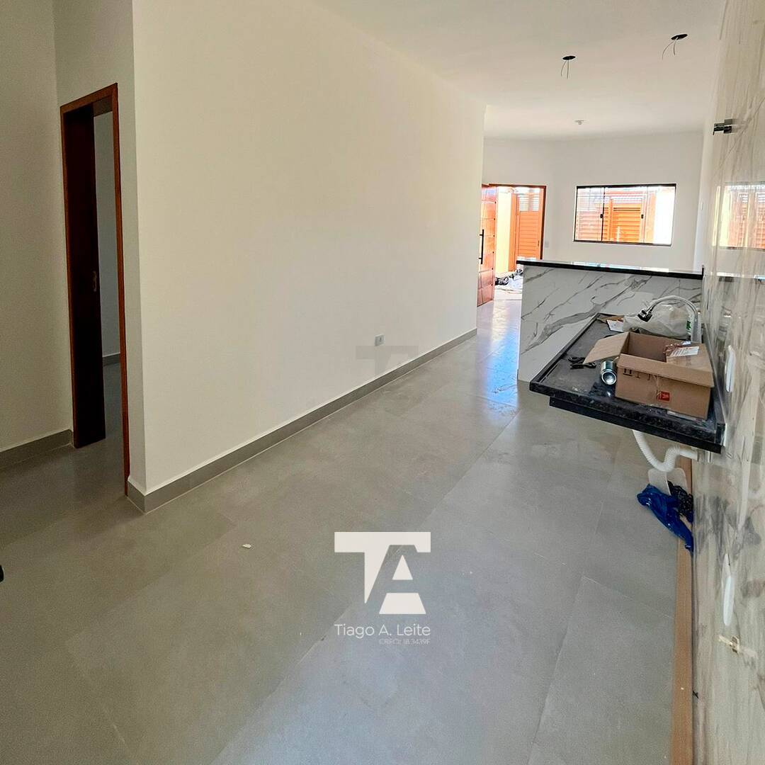 Casa à venda com 2 quartos, 75m² - Foto 4